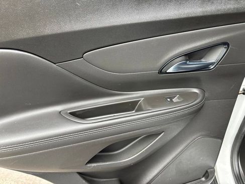 Used 2020 Buick Encore Preferred AWD/4WD image 29
