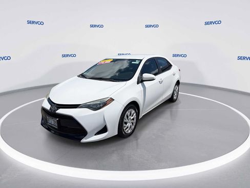 Used 2017 Toyota Corolla LE FWD image 4