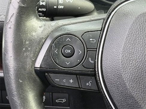 Used 2020 Toyota RAV4 Limited image 14