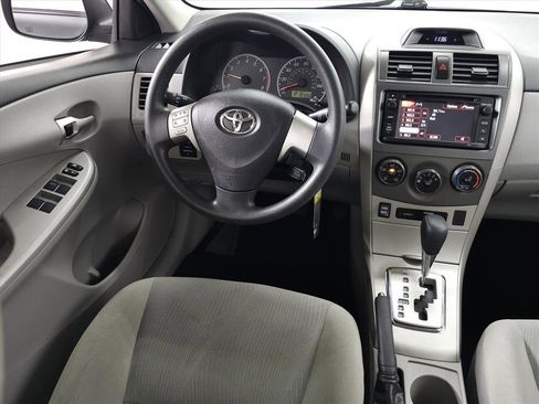 Used 2013 Toyota Corolla LE image 18
