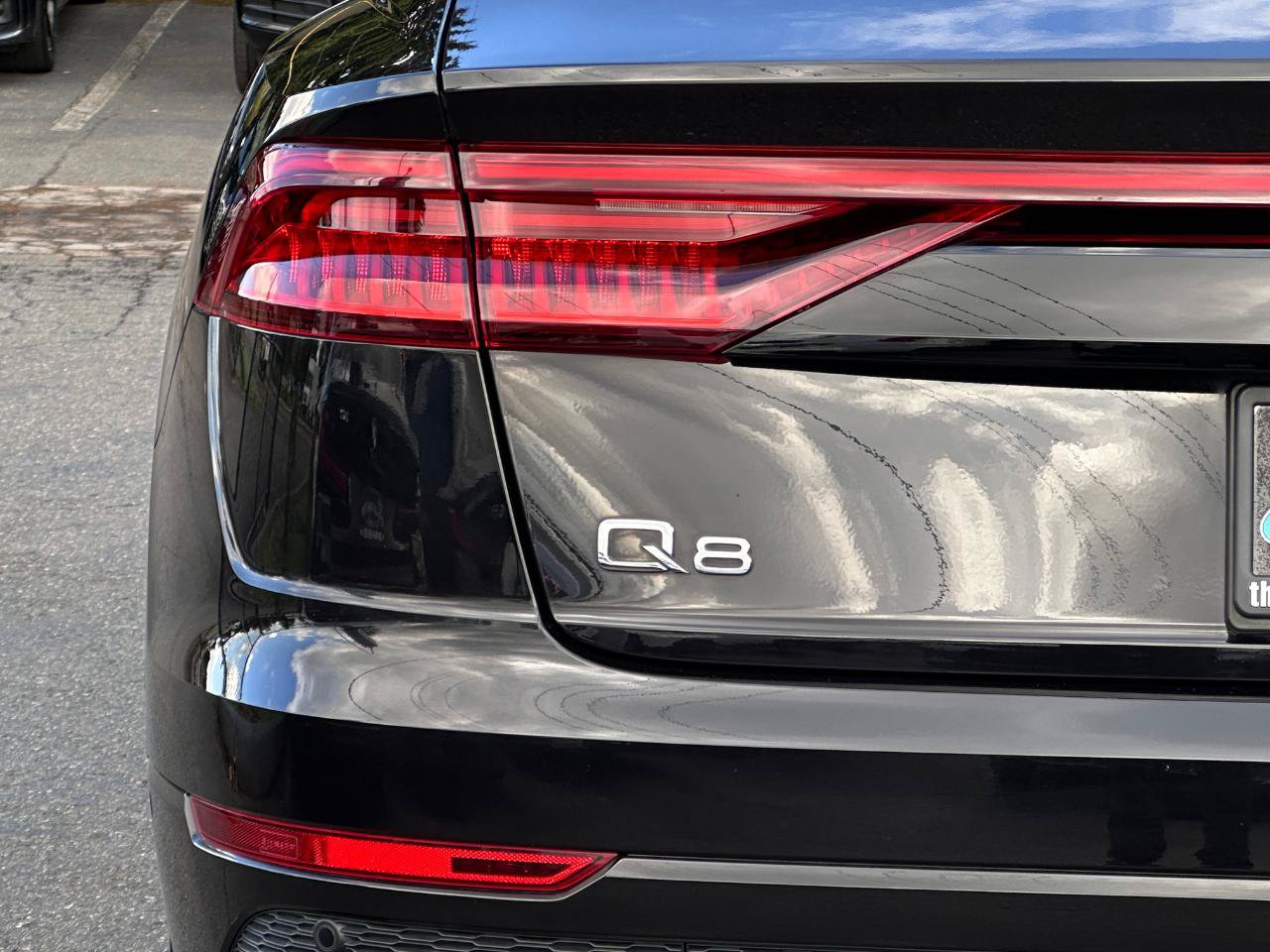 Used 2019 Audi Q8 Prestige w/ Luxury Package AWD/4WD image 38