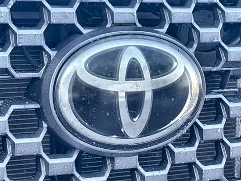 Used 2020 Toyota Tundra 4x4 CrewMax image 8