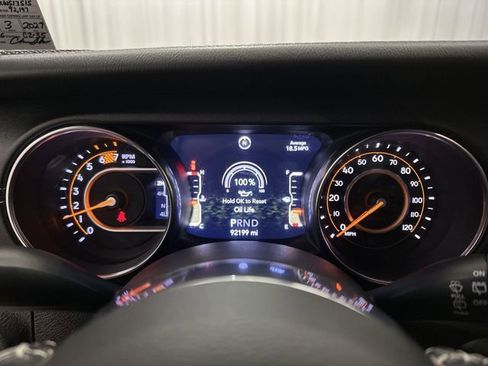 Used 2019 Jeep Wrangler Unlimited Sahara AWD/4WD image 14