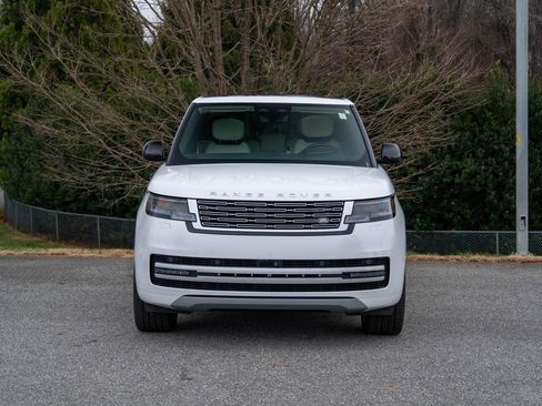 Used 2024 Land Rover Range Rover Autobiography image 4