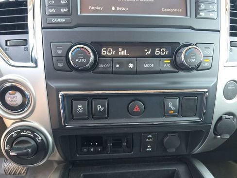 Used 2017 Nissan Titan PRO-4X image 21