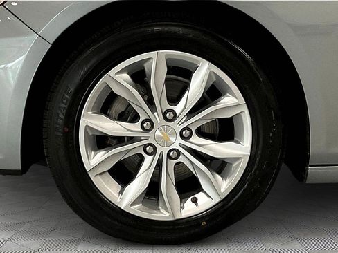 Used 2024 Chevrolet Malibu LT image 32