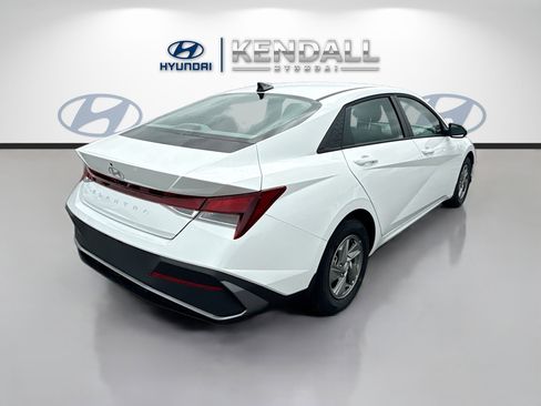 New 2026 Hyundai Elantra SE FWD image 6