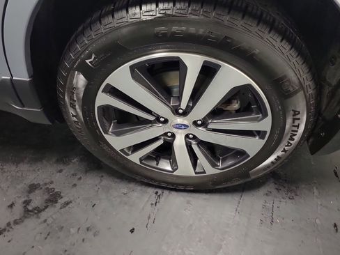 Used 2019 Subaru Outback 2.5i Limited w/ Popular Package #2 image 11