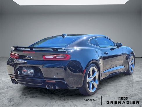Used 2018 Chevrolet Camaro SS RWD image 7