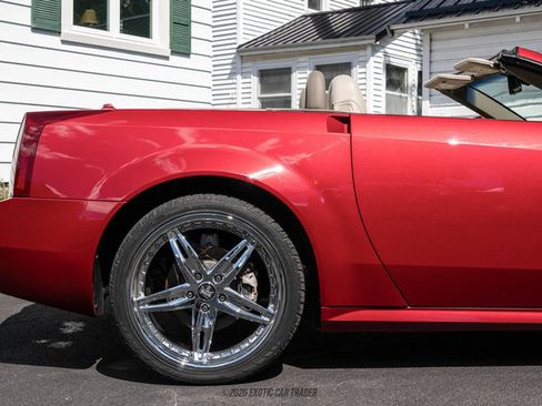 Used 2005 Cadillac XLR RWD image 10