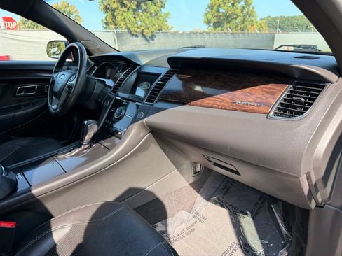 Used 2018 Ford Taurus Limited w/ Driver Assist Package AWD/4WD image 19
