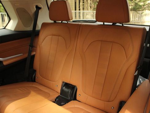 Used 2020 BMW X7 xDrive40i w/ Premium Package image 18