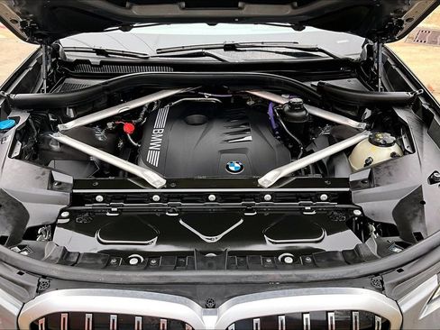 Used 2024 BMW X7 xDrive40i image 13