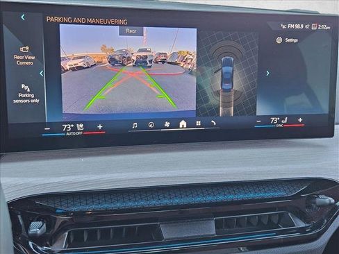 Used 2025 BMW 330i Sedan w/ Premium Package image 13