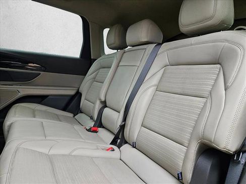 Used 2024 Lincoln Nautilus Reserve AWD/4WD image 19