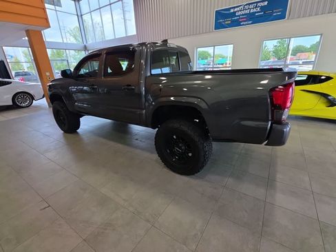 Used 2020 Toyota Tacoma SR AWD/4WD image 14