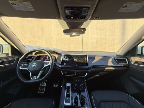 Used 2025 Volkswagen Atlas SEL Premium R-Line image 6