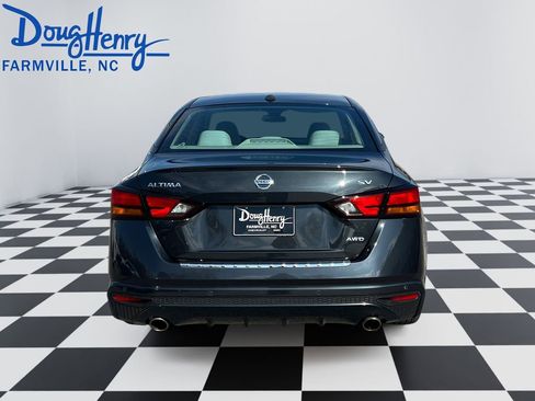 Used 2021 Nissan Altima 2.5 SV w/ SV Premium Package image 4