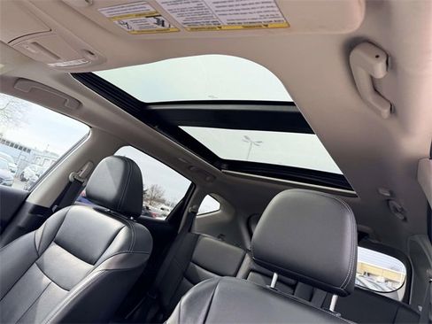 Used 2017 Nissan Murano Platinum w/ Platinum Technology Package image 19