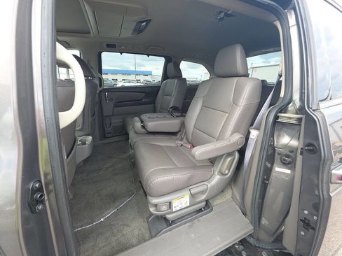 Used 2014 Honda Odyssey Touring Elite image 6