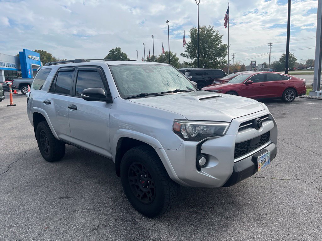 Used 2020 Toyota 4Runner Venture w/ Moonroof Package AWD/4WD image 2