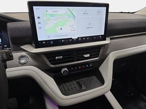 Used 2025 Ford Explorer Platinum w/ Ultimate Package image 21