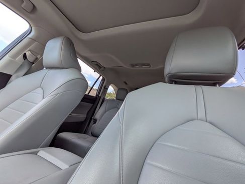 Used 2020 Toyota Highlander XLE image 13