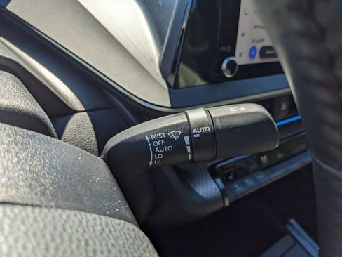 Used 2023 Toyota Prius XLE image 30