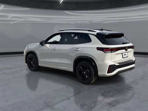 New 2026 Volkswagen Tiguan SE R-Line image 4