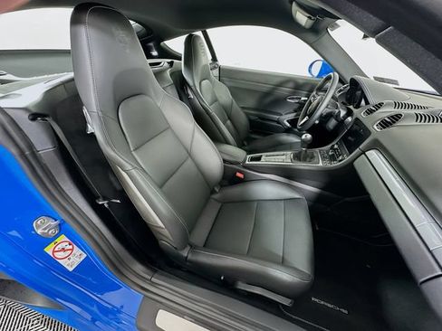 Used 2024 Porsche 718 Cayman RWD image 27