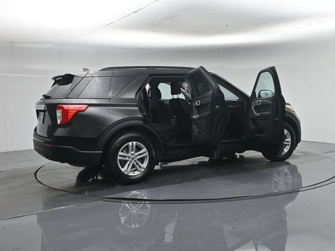 Used 2024 Ford Explorer XLT RWD image 6