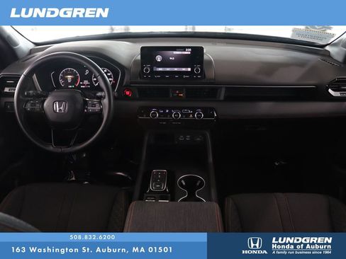 Used 2023 Honda Pilot Sport image 18