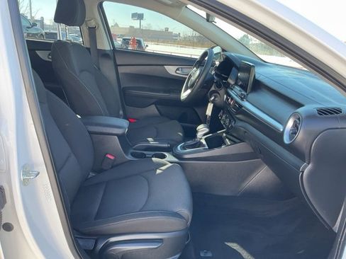 Used 2024 Kia Forte LXS image 11