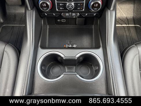 Used 2022 Chevrolet Tahoe Z71 w/ Luxury Package AWD/4WD image 27