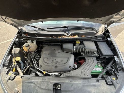 Used 2020 Chrysler Pacifica Limited image 24