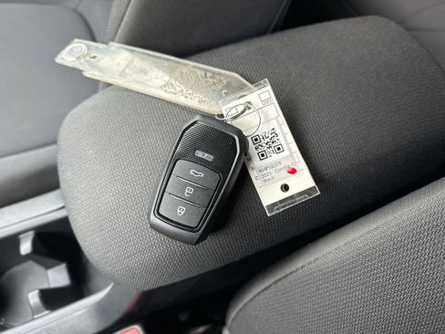 Used 2023 Toyota Corolla Cross LE image 33