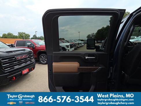 Used 2022 Chevrolet Silverado 2500 High Country AWD/4WD image 29