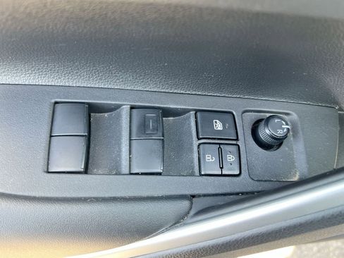 Used 2024 Toyota Corolla Cross LE FWD image 17