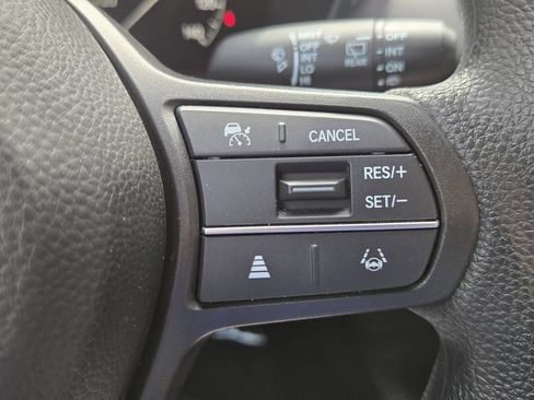 Certified 2025 Honda HR-V LX image 24