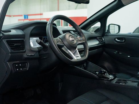 Used 2025 Nissan Leaf SV Plus image 15