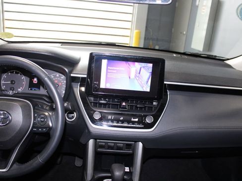 Used 2023 Toyota Corolla Cross LE FWD image 22
