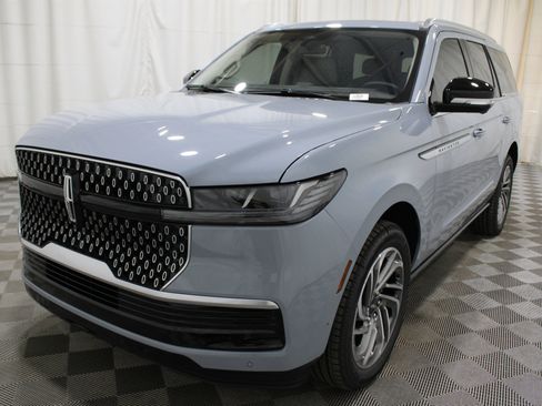 New 2025 Lincoln Navigator Reserve image 38