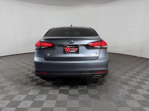 Used 2018 Kia Forte S image 16