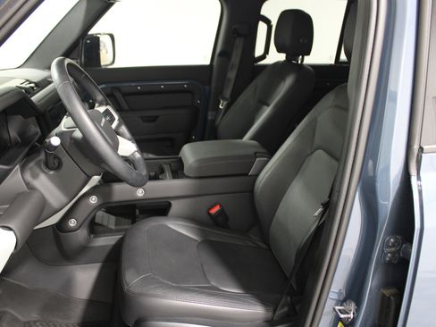 Used 2024 Land Rover Defender 110 S image 3