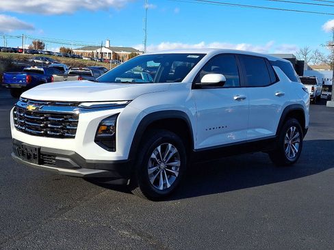 Used 2025 Chevrolet Equinox LT image 3