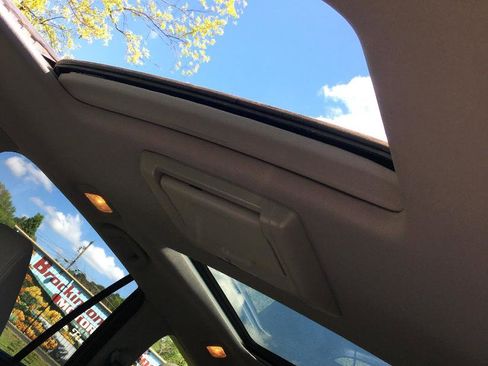 Used 2017 Honda Pilot Elite image 11