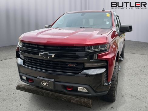 Used 2021 Chevrolet Silverado 1500 LT Trail Boss w/ Convenience Package II AWD/4WD image 3