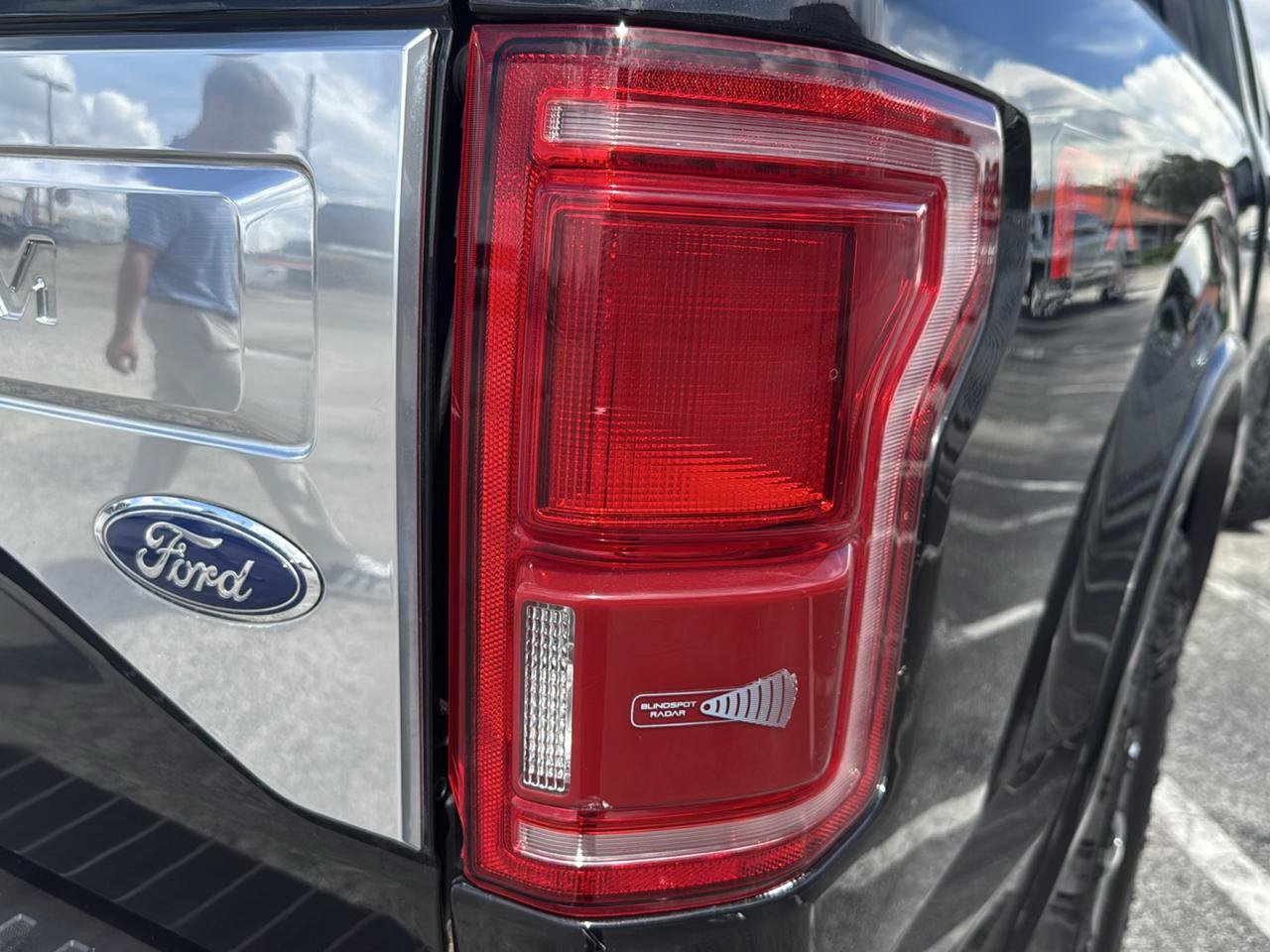 Used 2015 Ford F150 Platinum w/ Equipment Group 701A Luxury AWD/4WD image 56