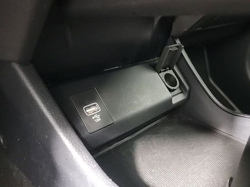 Certified 2022 Honda HR-V LX image 30