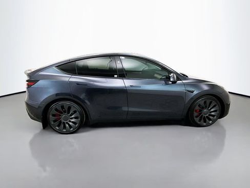 Used 2024 Tesla Model Y Performance AWD/4WD image 8